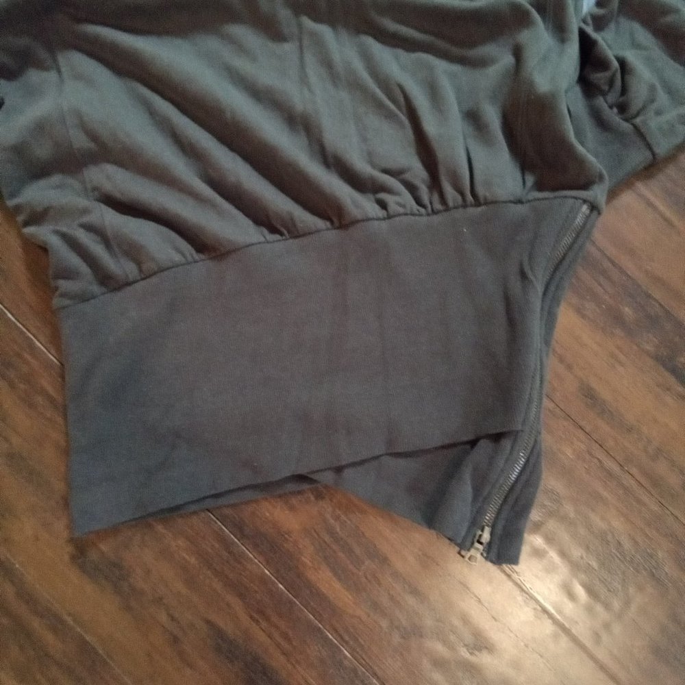 Young Broke & Fabulous Army Green Asymmetrical Zip Sweater Dress Size Large - Picture 10 of 13